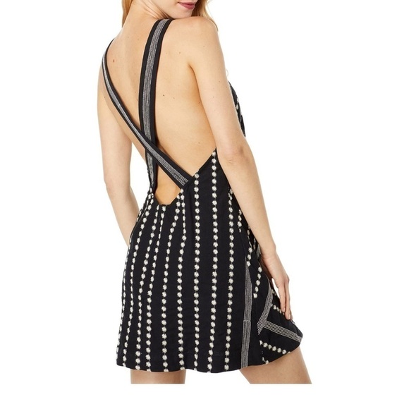 NWT FREE PEOPLE - Juni Mini Cotton Floral Embroidered Dress Black Sz Large - Picture 1 of 17